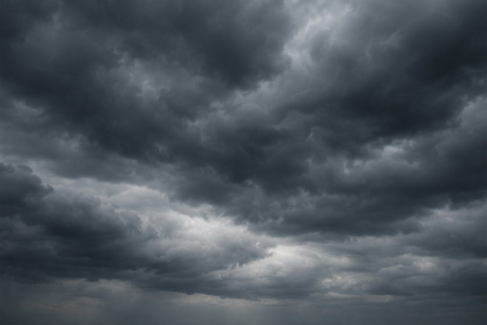 Grey Overcast Sky Before Rain – Moody Cloudy Sky Background Free Download